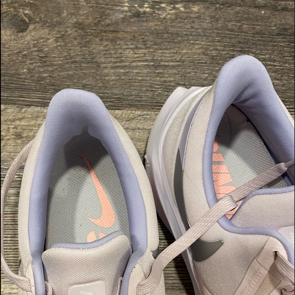 Nike Air Zoom Winflo 6, Women’s size 10 EUC - Picture 2 of 14